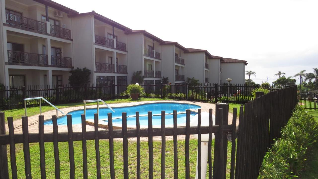 7 Topanga Uvongo Beach