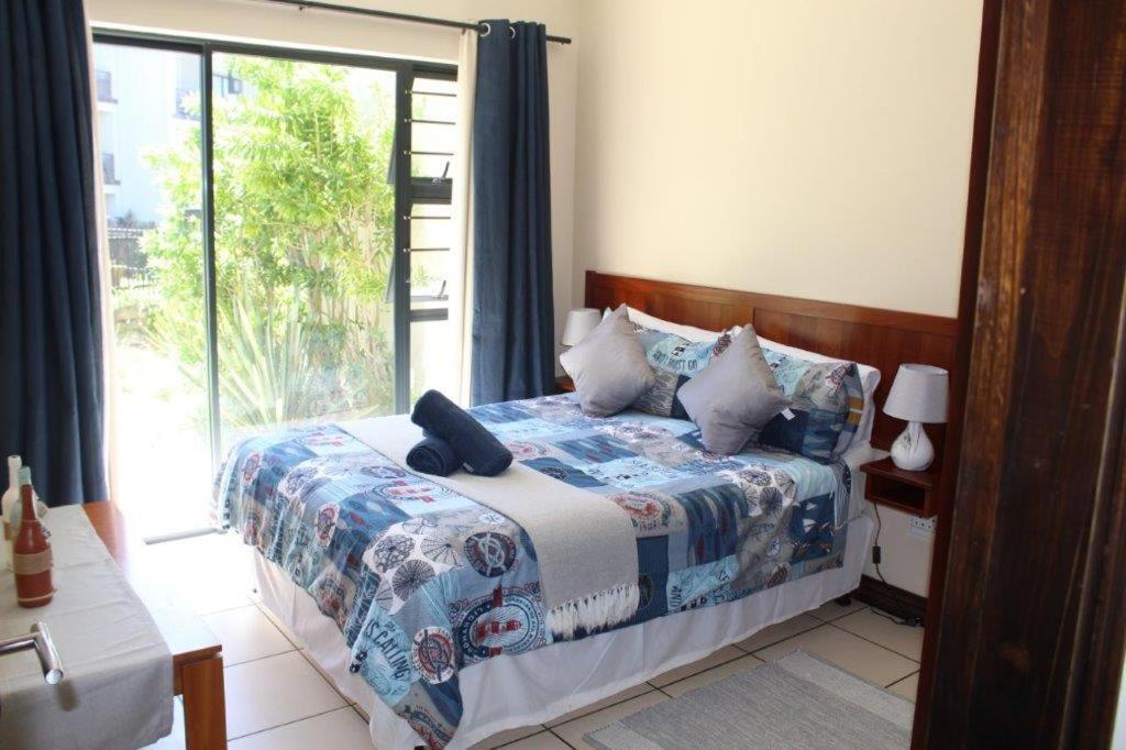 7 Topanga Apartment