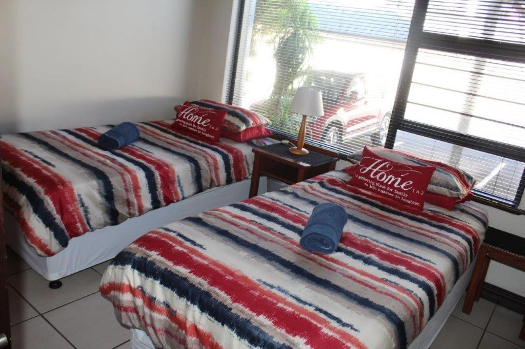 7 Topanga Uvongo Beach