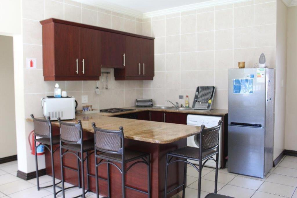 7 Topanga Apartment Uvongo Beach